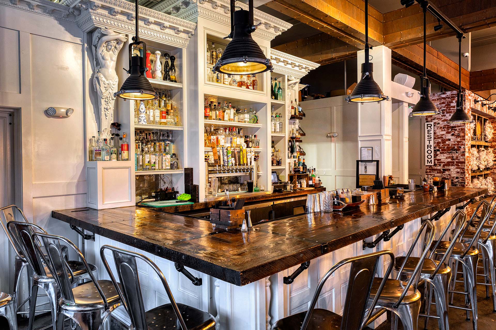 Bar photo 2